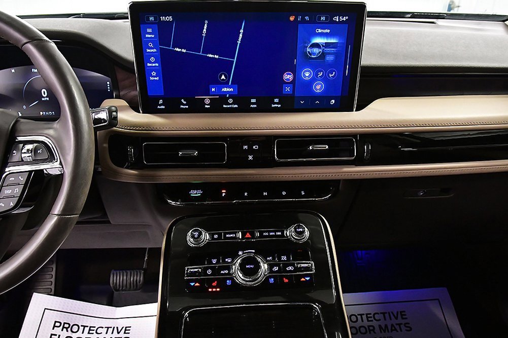 Used 2022 Lincoln Nautilus Reserve image 23