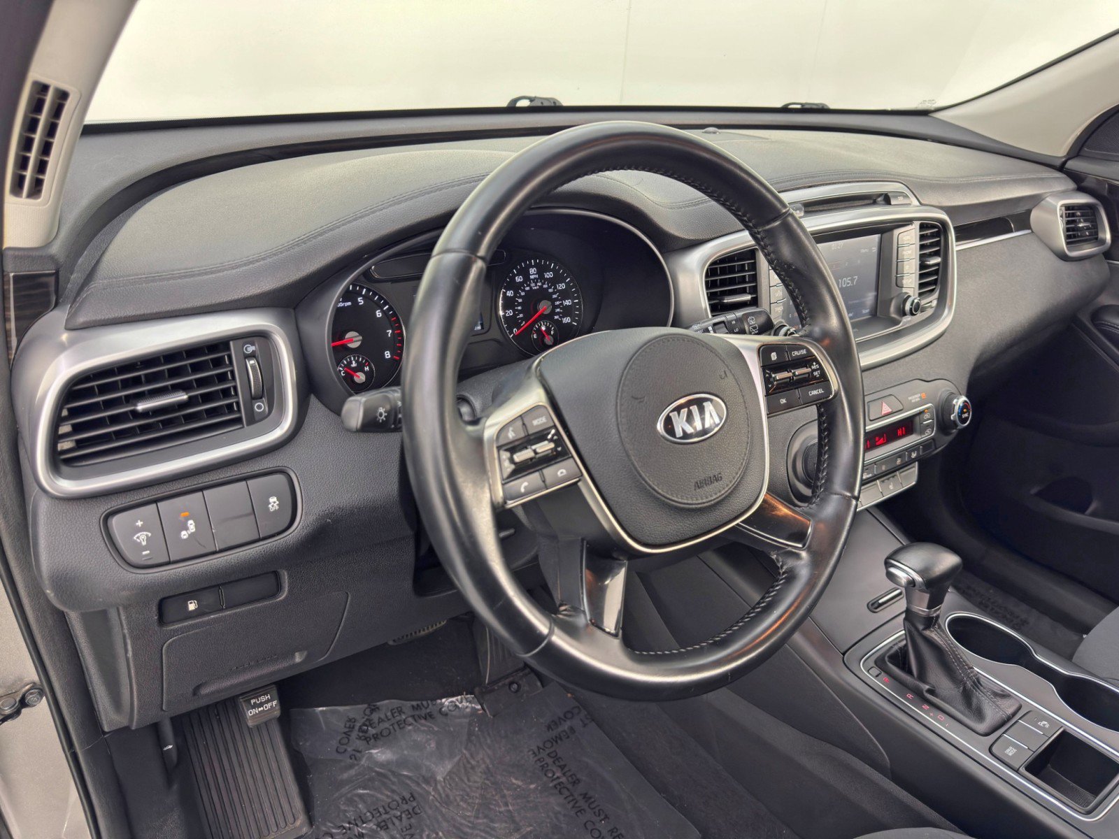 Used 2019 Kia Sorento LX w/ LX Convenience Package image 12