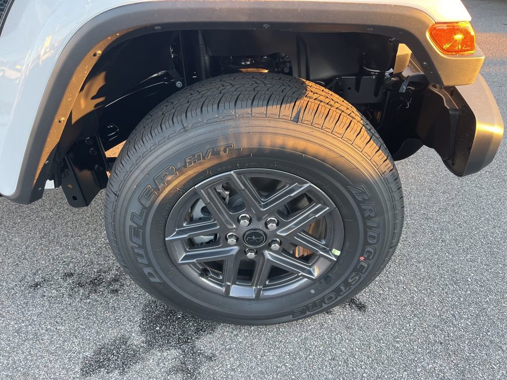 New 2026 Jeep Gladiator Sport image 9