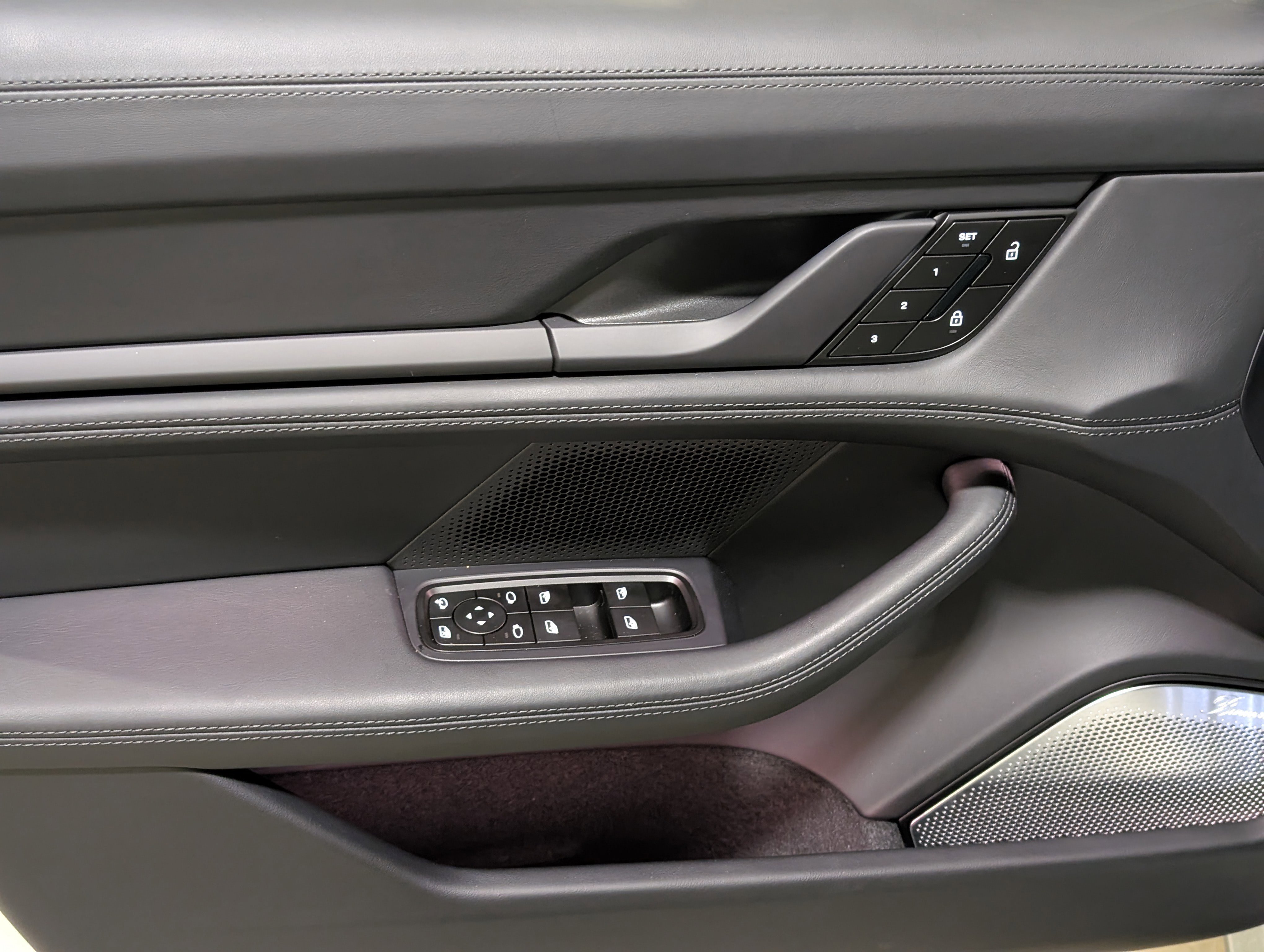 New 2026 Porsche Taycan Turbo GT image 19