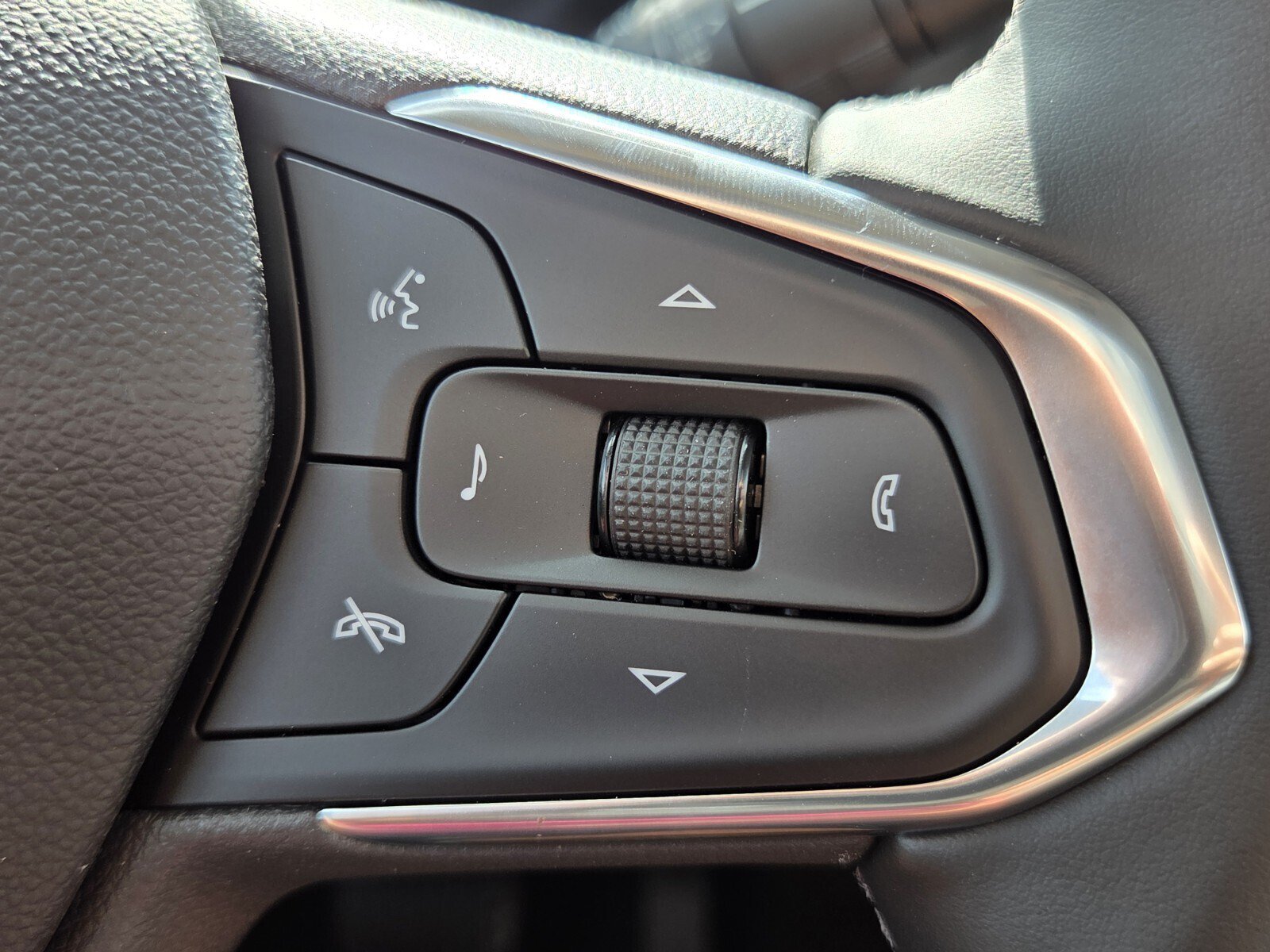 New 2026 Chevrolet TrailBlazer LT w/ Convenience Package FWD image 15