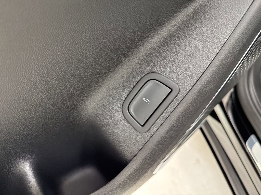 New 2026 GMC Acadia Denali w/ Super Cruise Package image 21