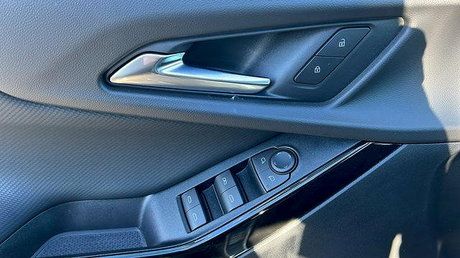 New 2026 Chevrolet Equinox LT w/ Convenience Package II image 16