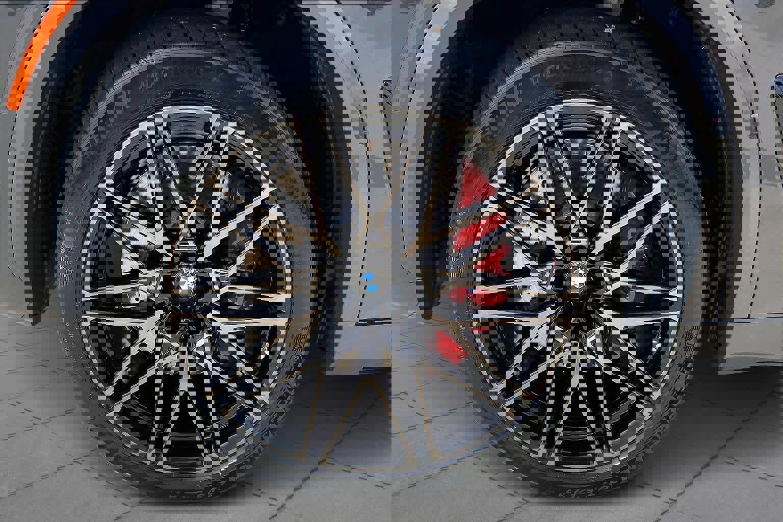 Used 2025 BMW X5 M Competition w/ Executive Package image 10