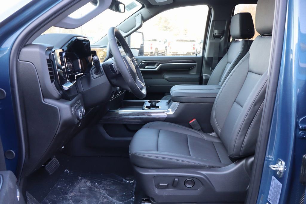 New 2026 Chevrolet Silverado 3500 LTZ w/ LTZ Convenience Package image 5