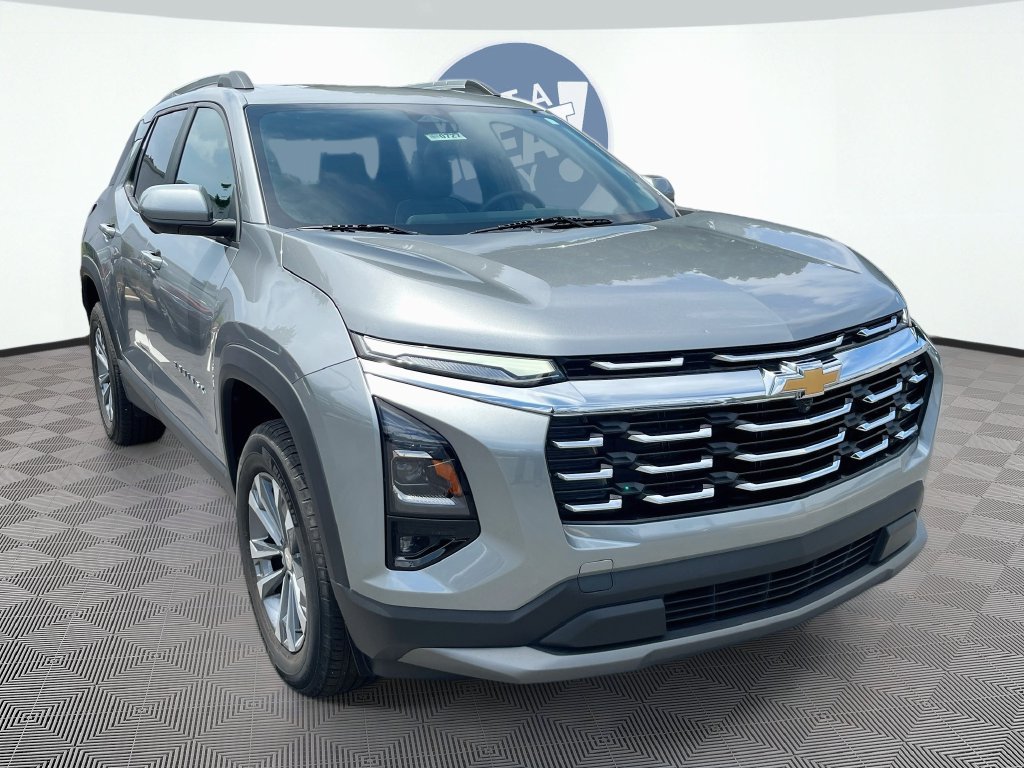 Used 2025 Chevrolet Equinox LT w/ Convenience Package II AWD/4WD image 3