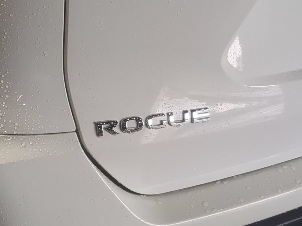 Used 2017 Nissan Rogue S AWD/4WD image 16