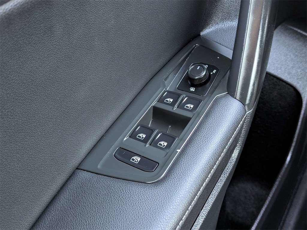 Used 2024 Volkswagen Tiguan S image 25