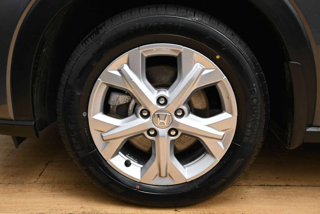 Used 2023 Honda HR-V LX image 11