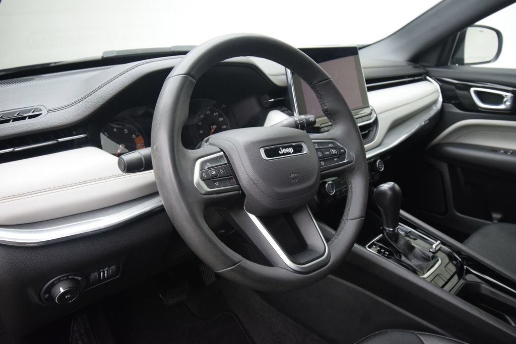 Used 2023 Jeep Compass Limited AWD/4WD image 15
