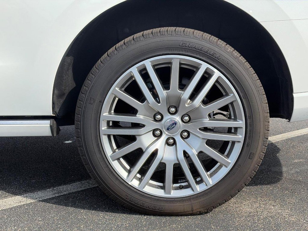 Used 2024 Ford Expedition Platinum AWD/4WD image 9