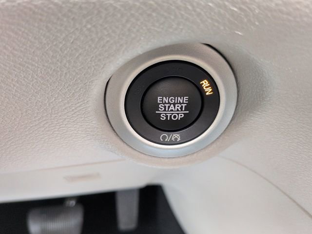 Used 2024 Chrysler Pacifica Touring-L image 21