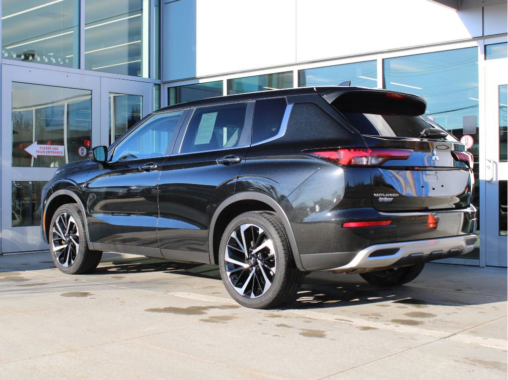 Used 2022 Mitsubishi Outlander SE image 6