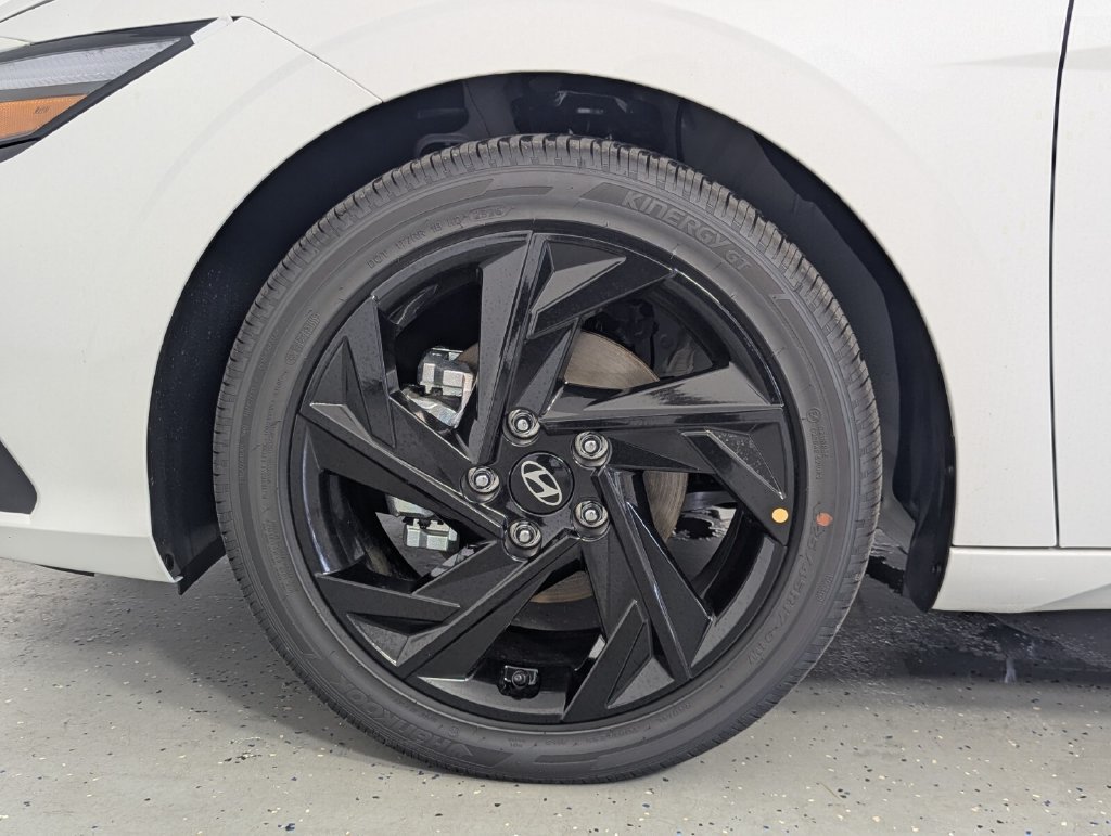 New 2026 Hyundai Elantra SEL Sport FWD image 8