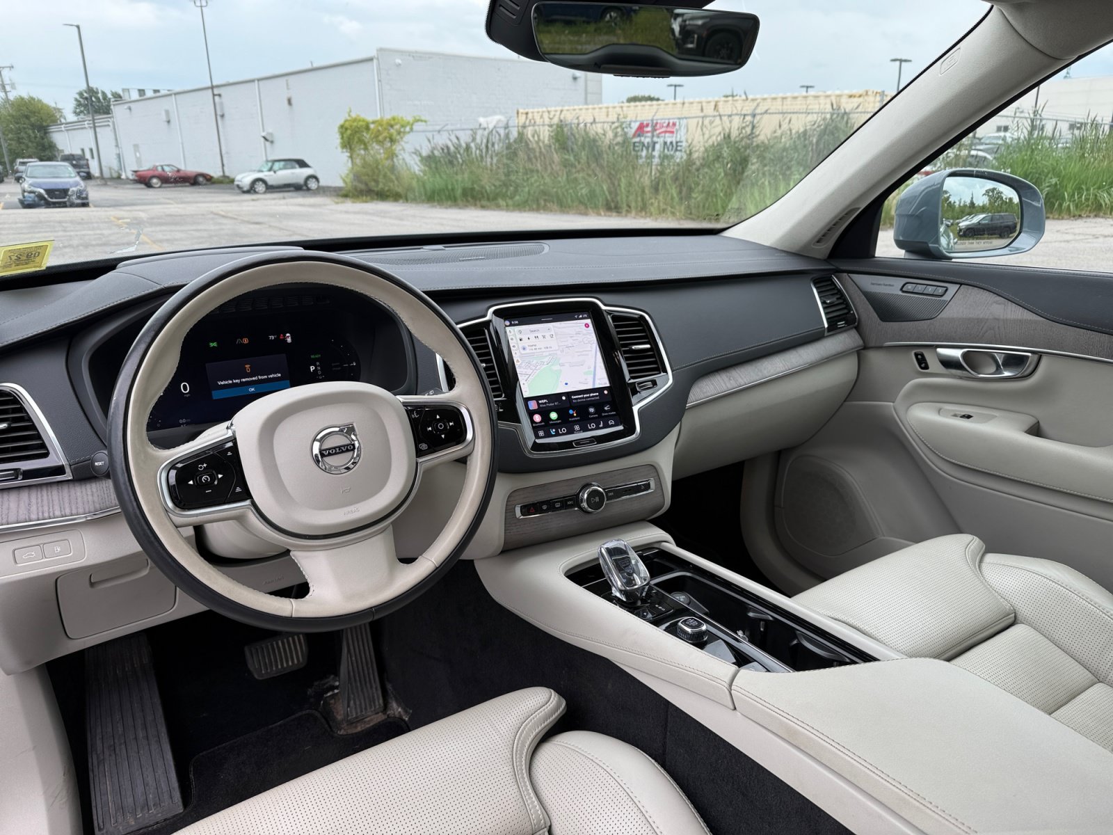 Used 2023 Volvo XC90 T8 Ultimate AWD/4WD image 4