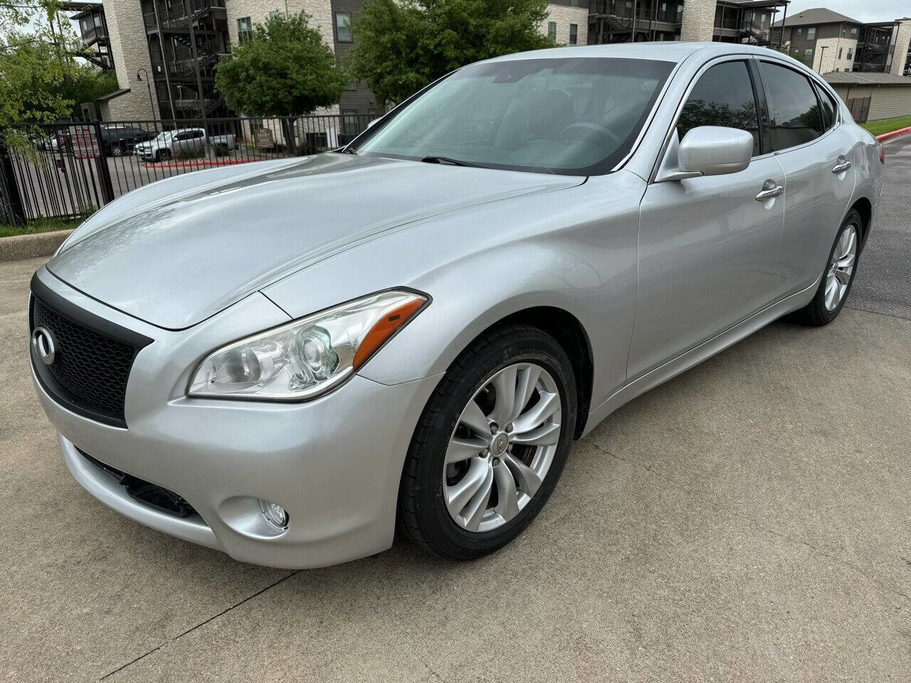 Used 2011 INFINITI M37 w/ Premium Pkg RWD image 1