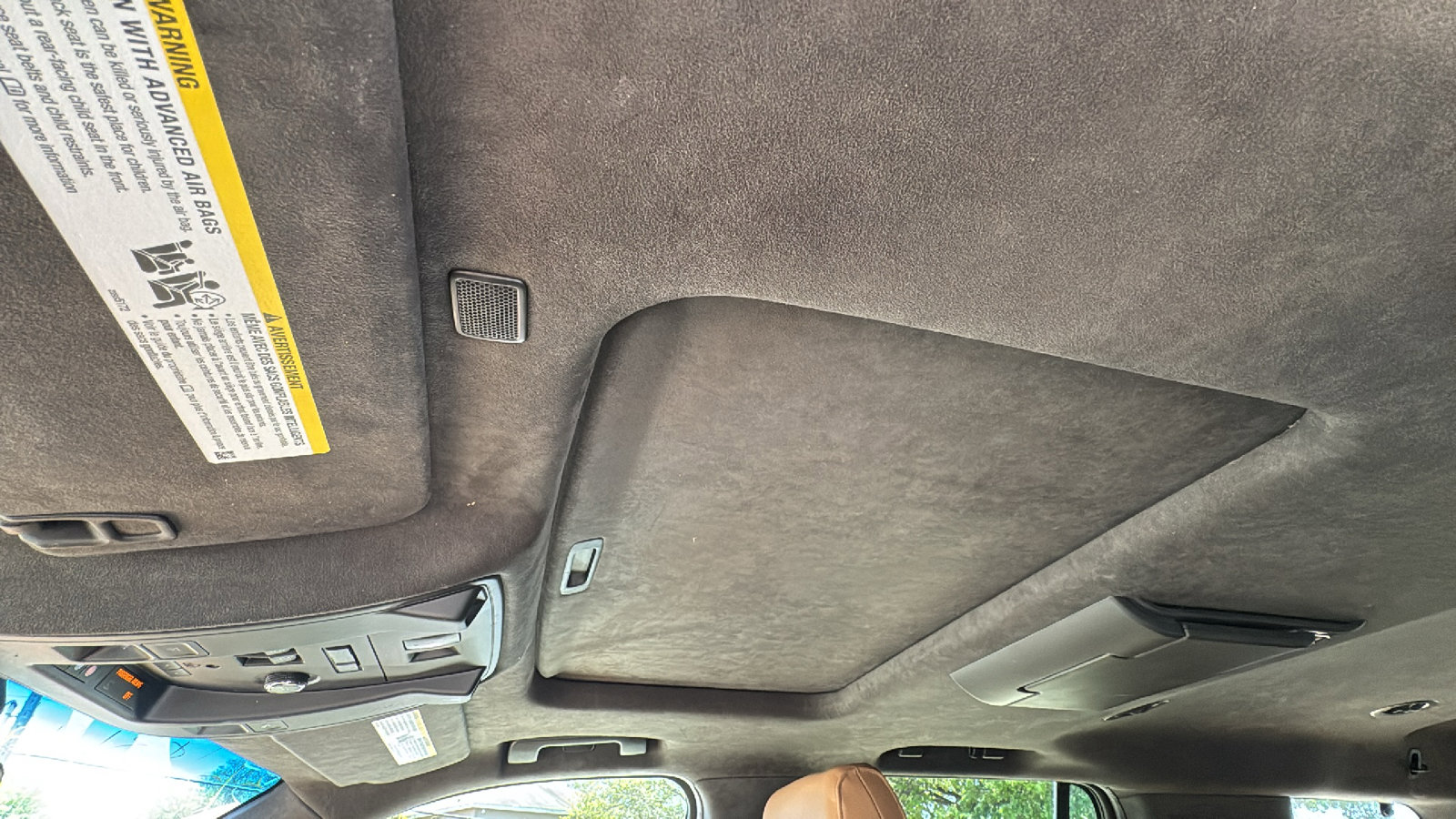 Used 2017 Cadillac Escalade Platinum image 11