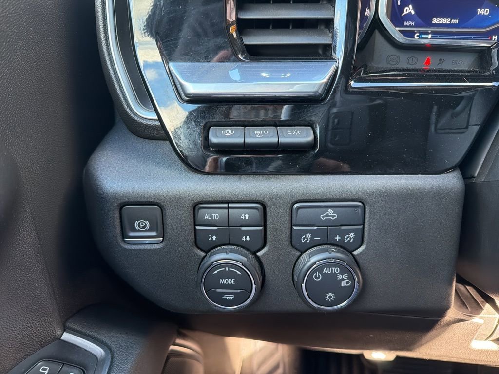 Used 2022 Chevrolet Silverado 1500 LT w/ Z71 Off-Road Package image 14