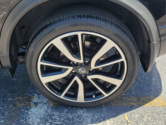 Used 2017 Nissan Rogue Sport SL w/ SL Premium Package FWD image 7