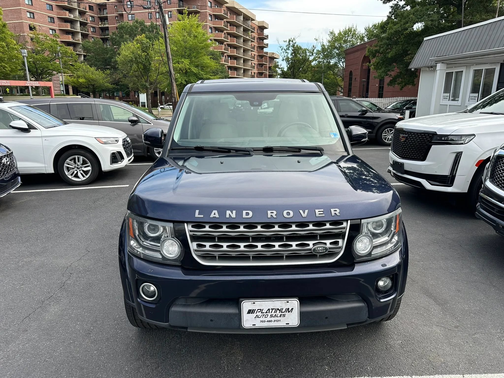 Used 2016 Land Rover LR4 HSE Silver Edition AWD/4WD image 2