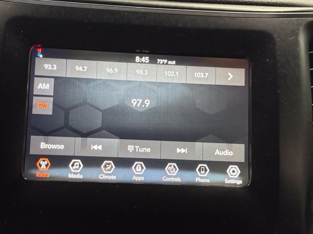 Used 2019 Jeep Cherokee Latitude w/ Cold Weather Group FWD image 32