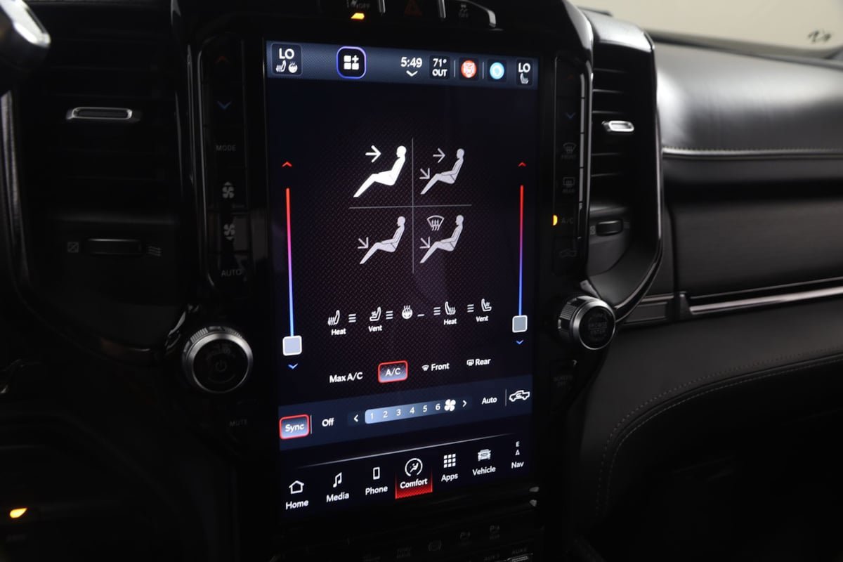 Used 2022 RAM 3500 Limited AWD/4WD image 33