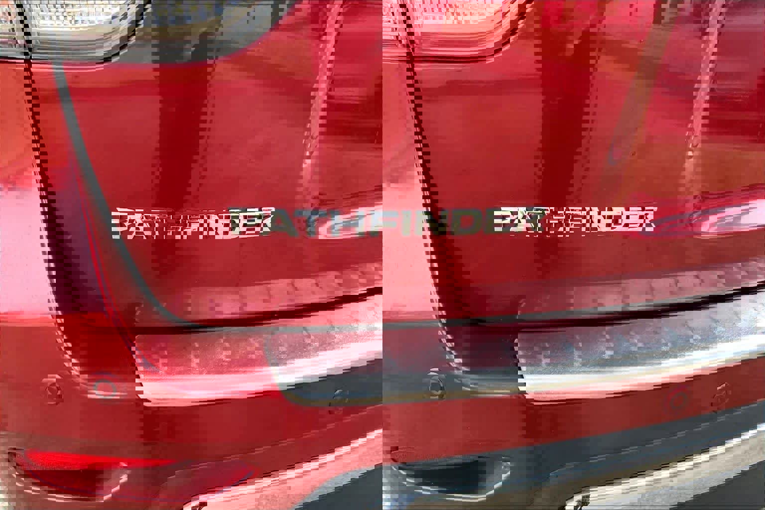 Used 2013 Nissan Pathfinder SV image 30