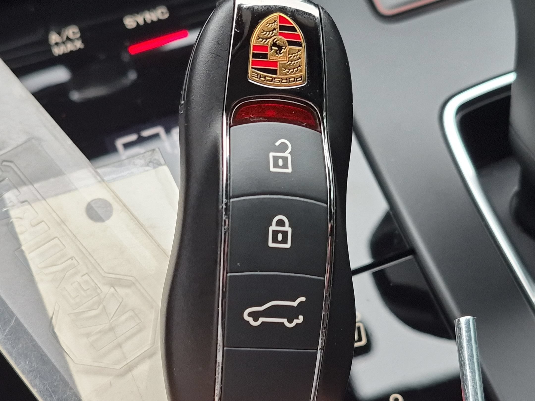 Certified 2025 Porsche Macan Turbo AWD/4WD image 29