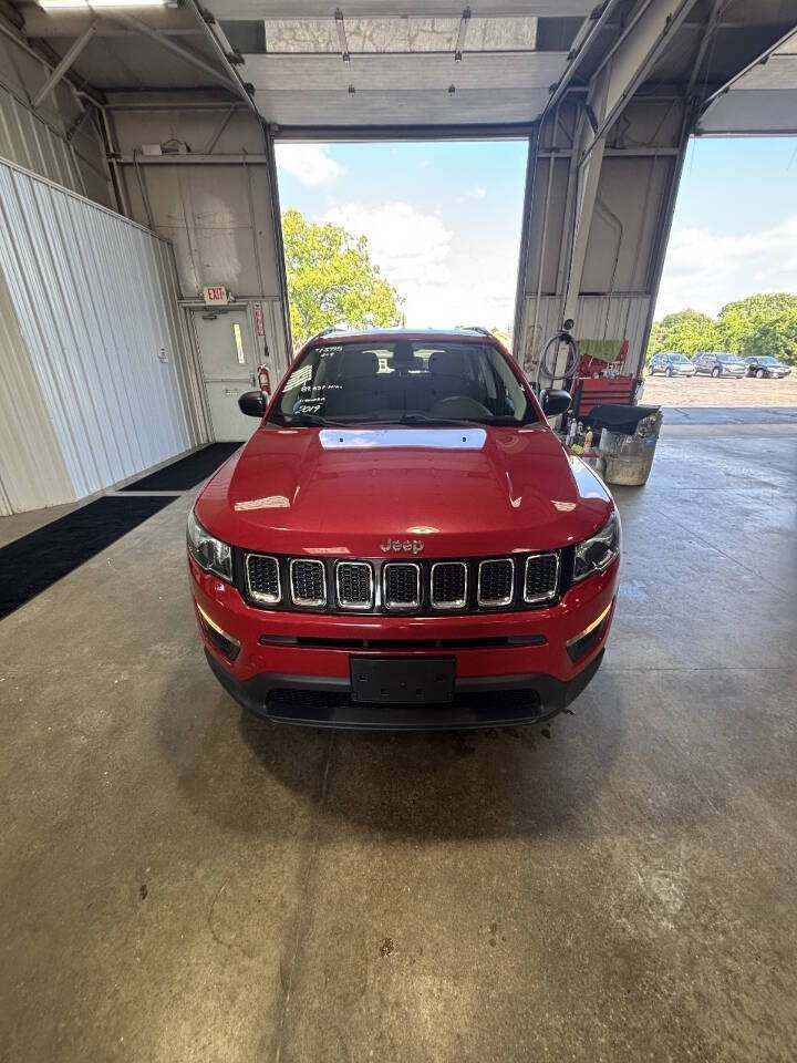 Used 2019 Jeep Compass Sport AWD/4WD image 3