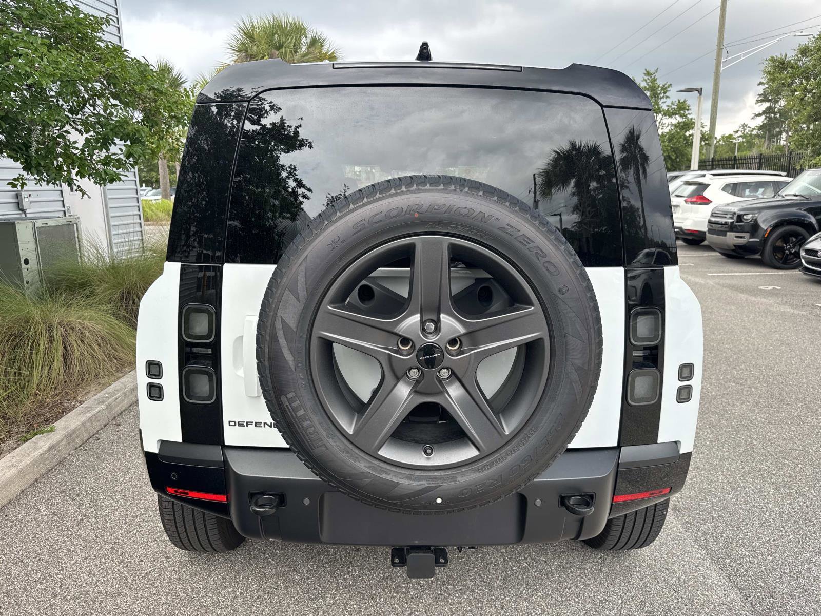 Used 2026 Land Rover Defender 110 X-Dynamic SE AWD/4WD image 7