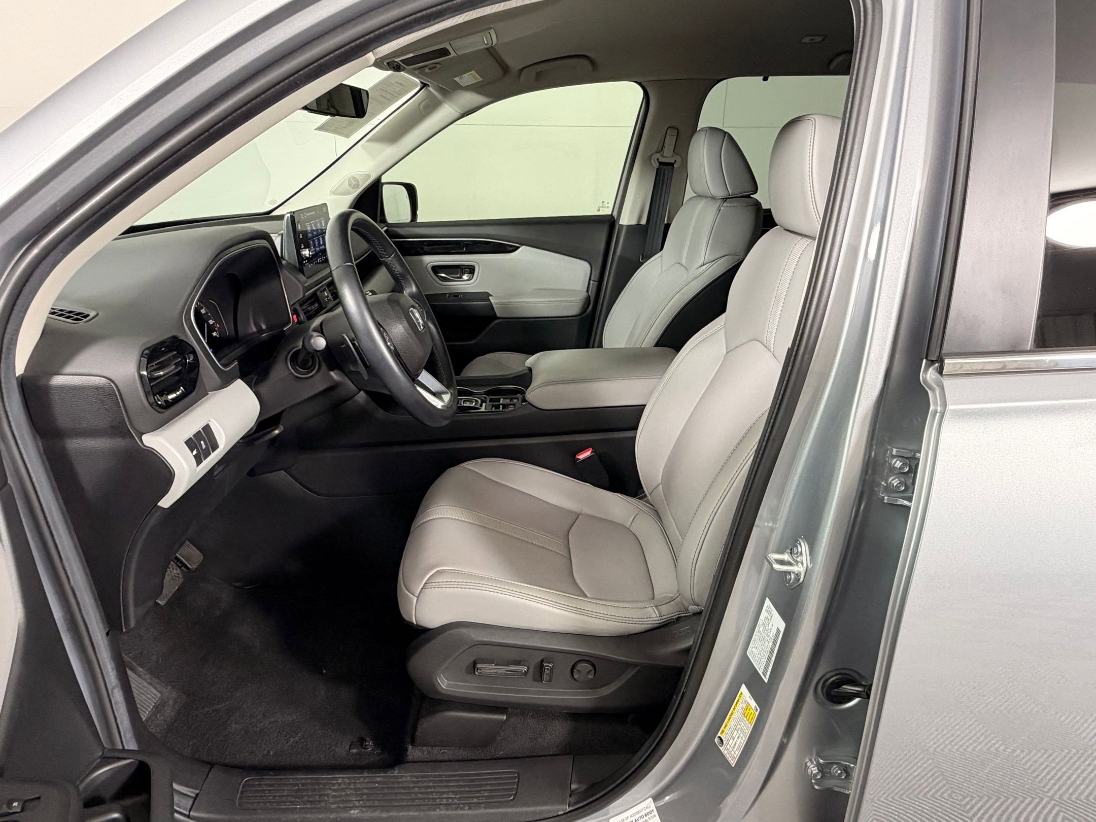 Certified 2025 Honda Pilot EX-L image 5