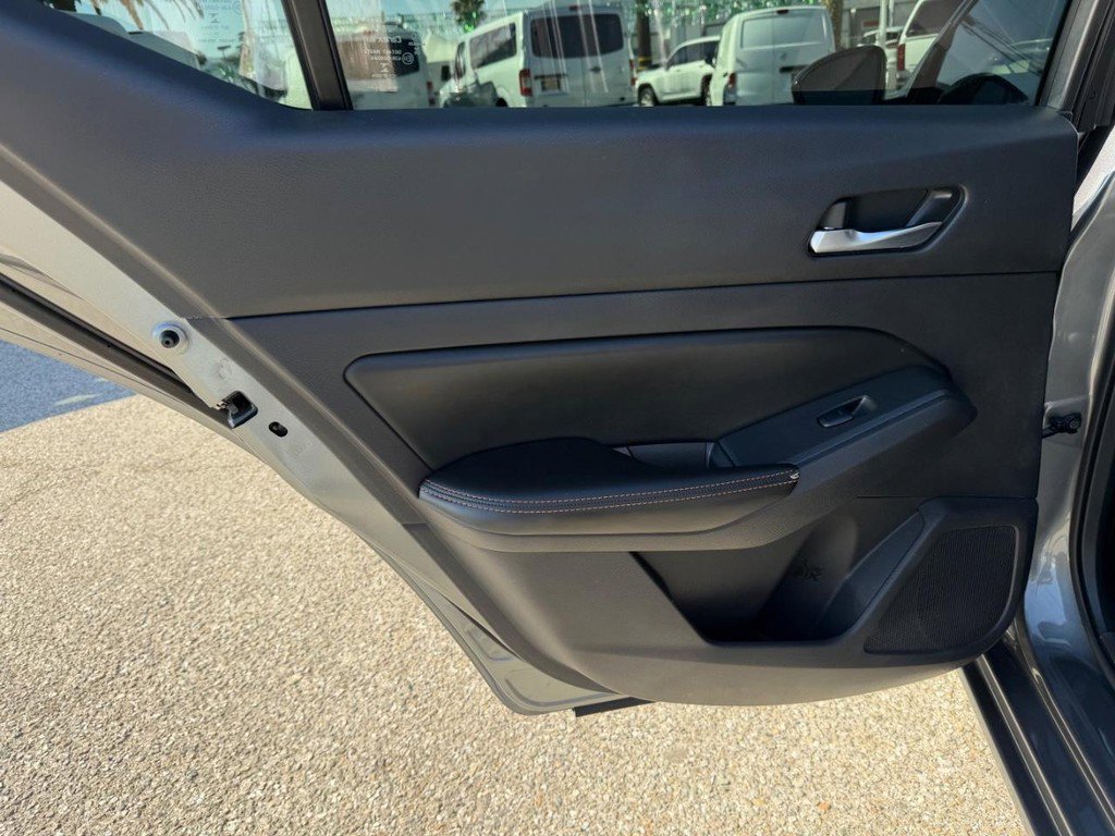 Used 2020 Nissan Altima 2.0 SR FWD image 37