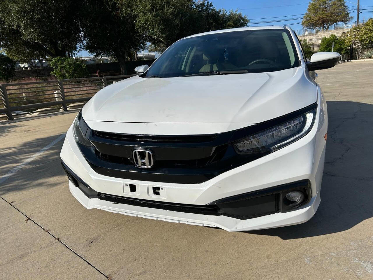 Used 2019 Honda Civic Touring image 4