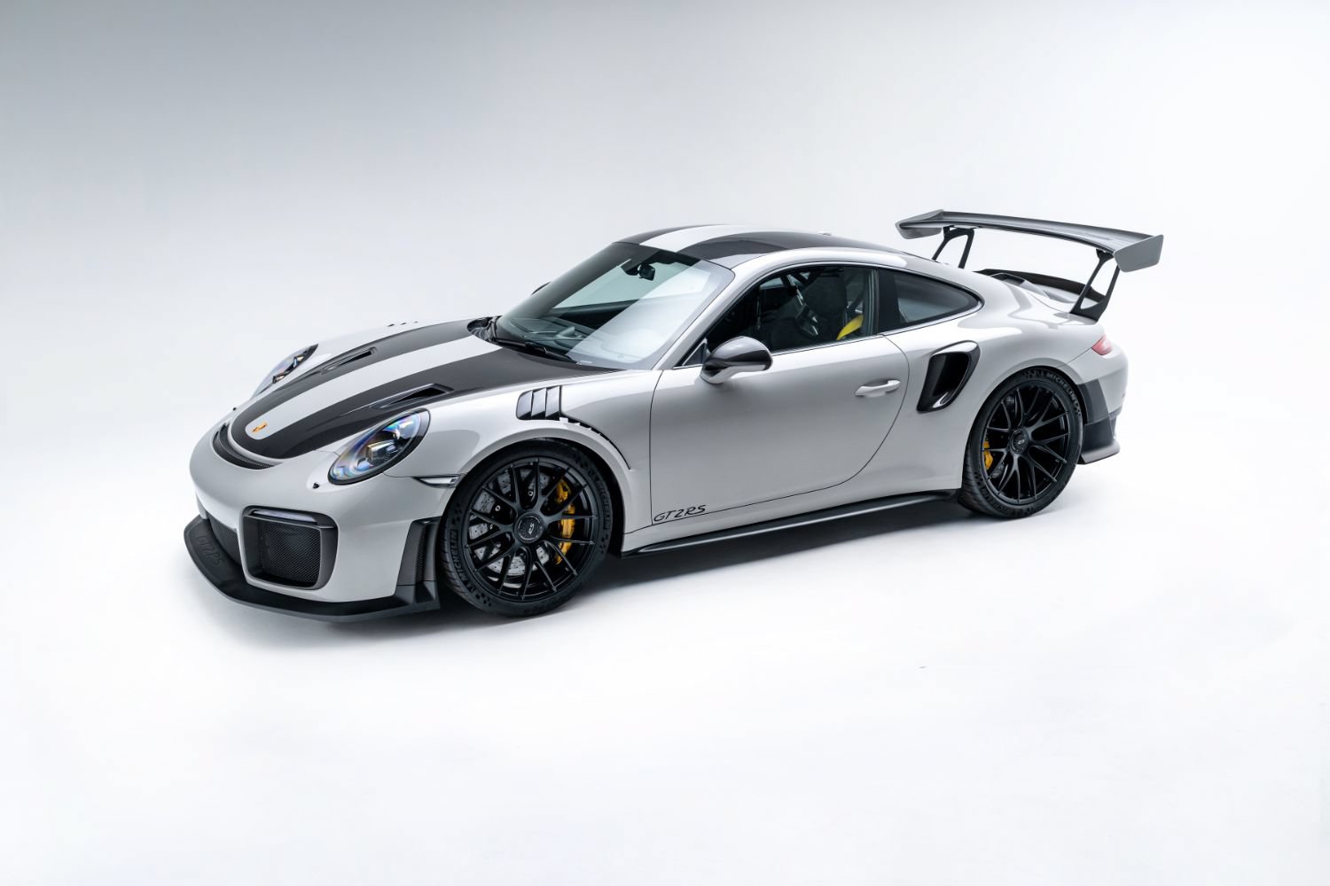 Used 2018 Porsche 911 GT2 RS RWD image 5