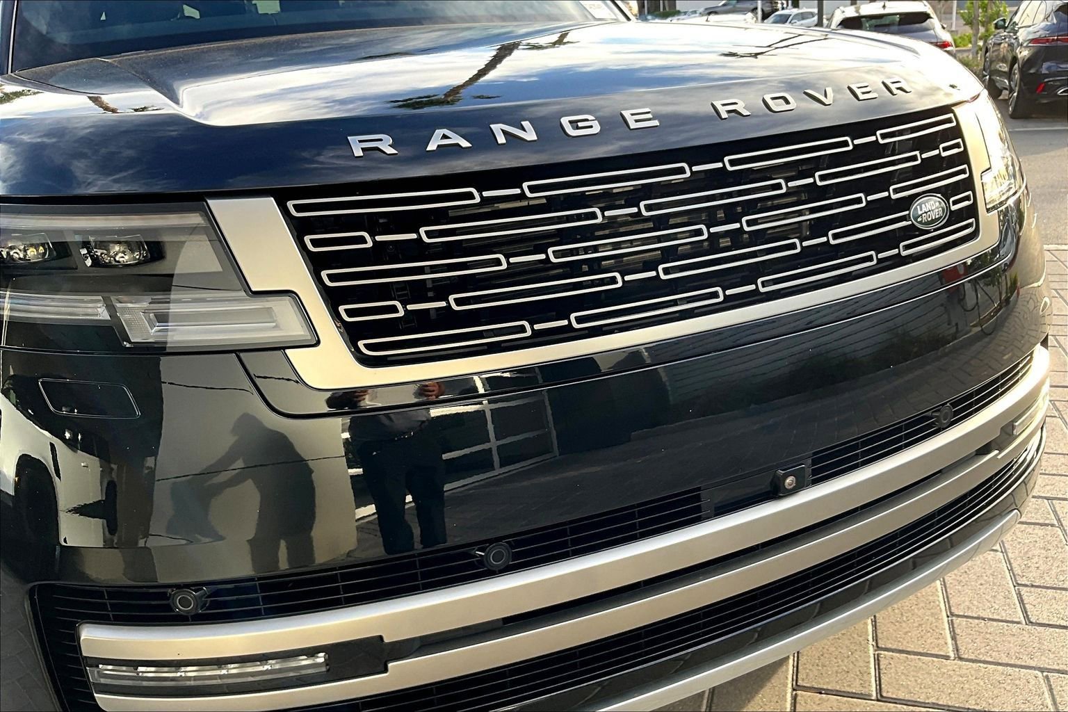 Certified 2025 Land Rover Range Rover Long Wheelbase SE image 30