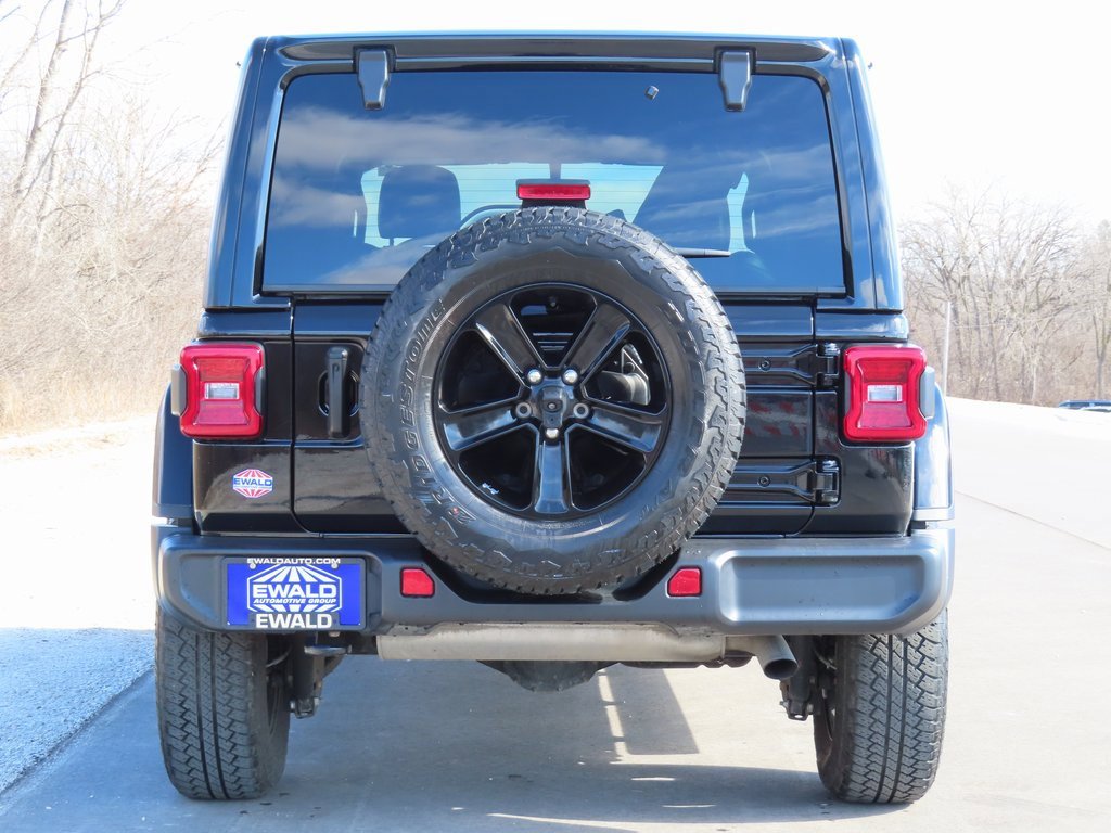 Used 2023 Jeep Wrangler Sahara image 14