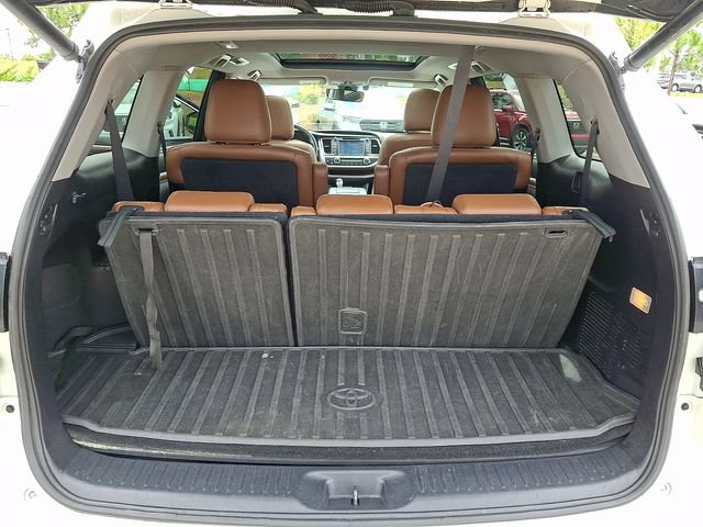 Used 2017 Toyota Highlander Limited Platinum FWD image 35