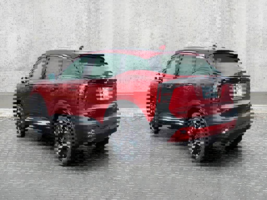 New 2025 Nissan Kicks SR image 7