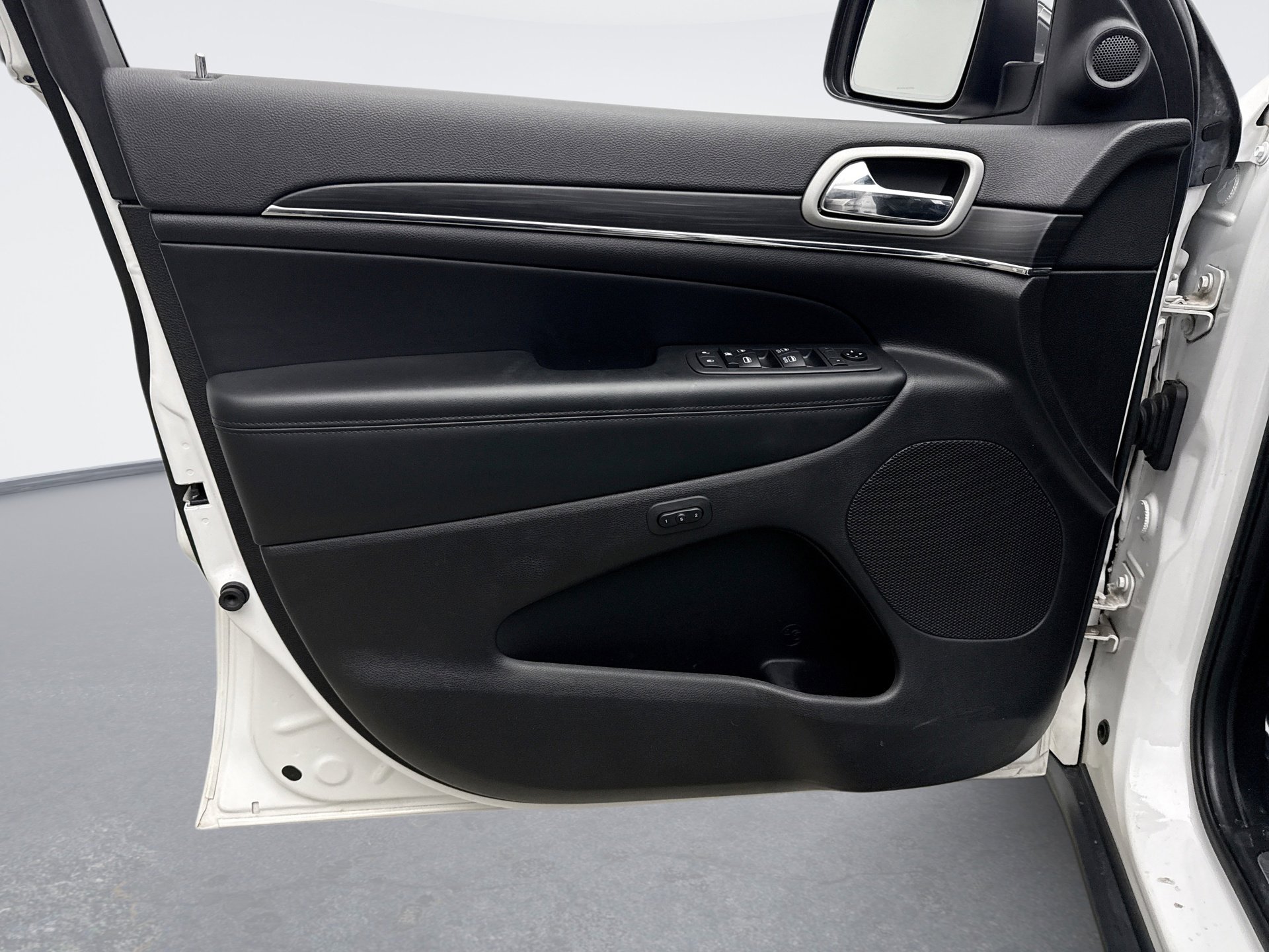 Used 2021 Jeep Grand Cherokee Limited image 9