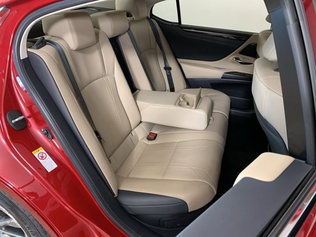 Used 2019 Lexus ES 300h image 40