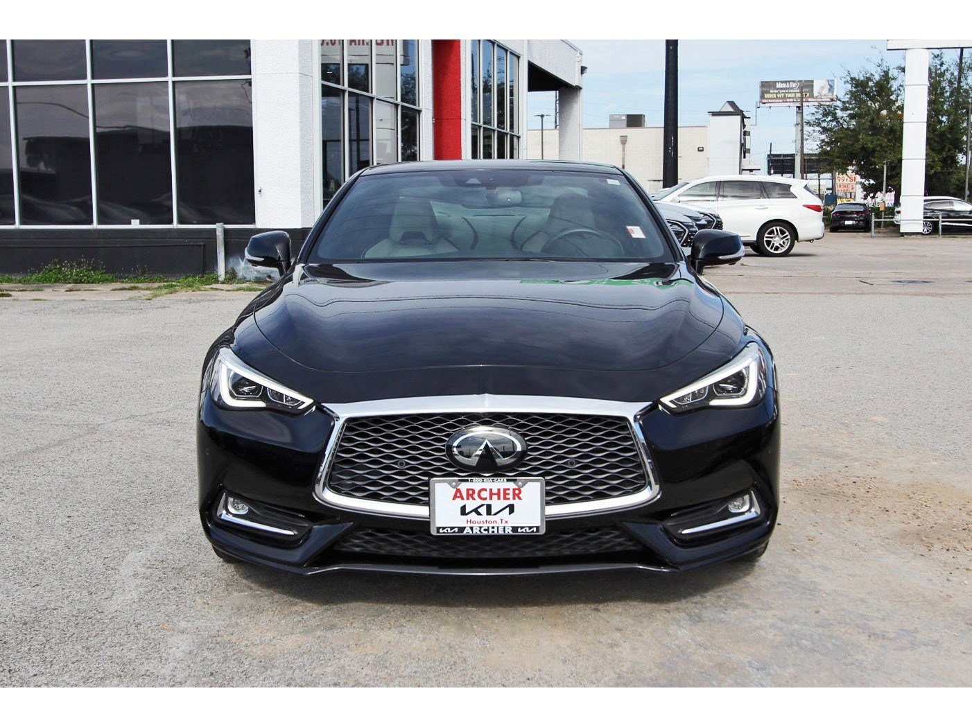 Used 2022 INFINITI Q60 3.0t Luxe w/ Essential Package image 2