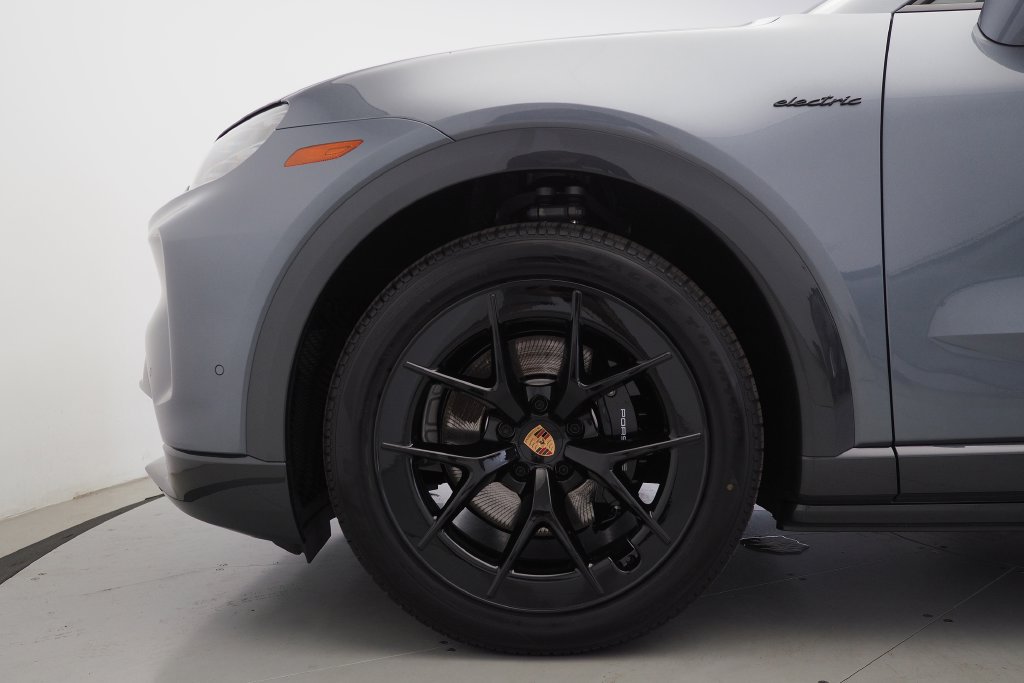 New 2026 Porsche Cayenne Electric Coupe AWD/4WD image 9