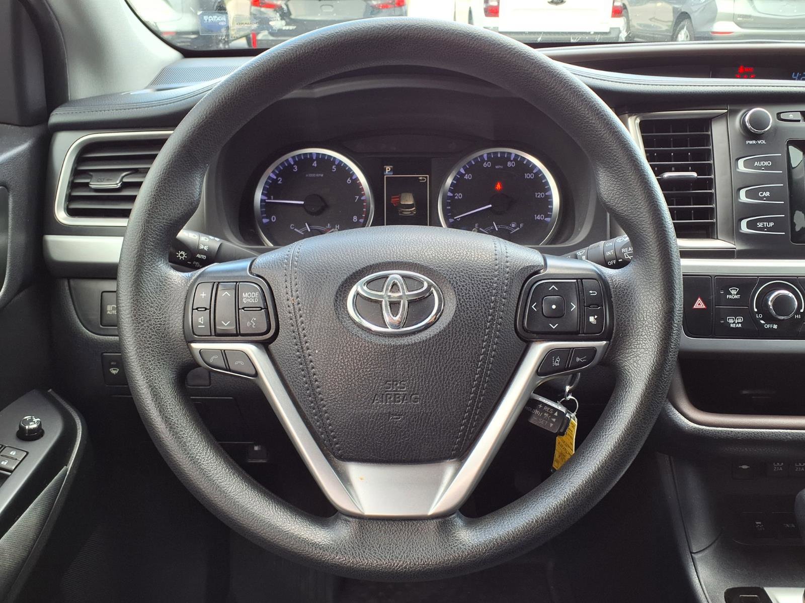 Used 2019 Toyota Highlander LE FWD image 19