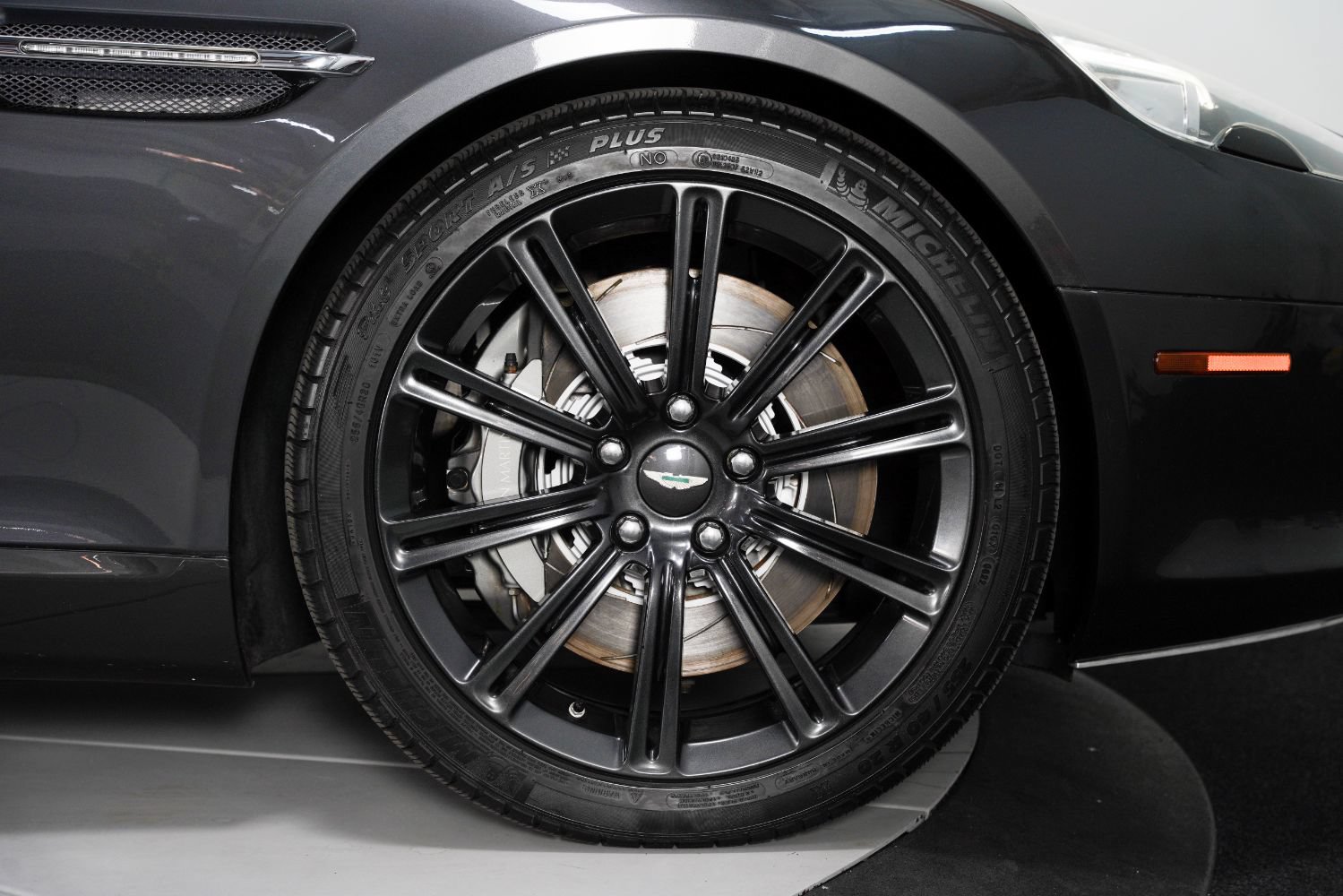 Used 2011 Aston Martin Rapide Luxe RWD image 23