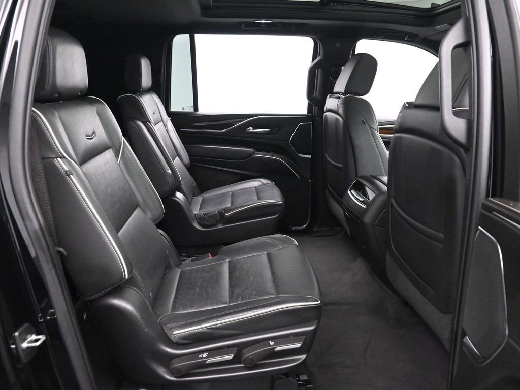 Used 2023 Cadillac Escalade ESV Premium Luxury image 18