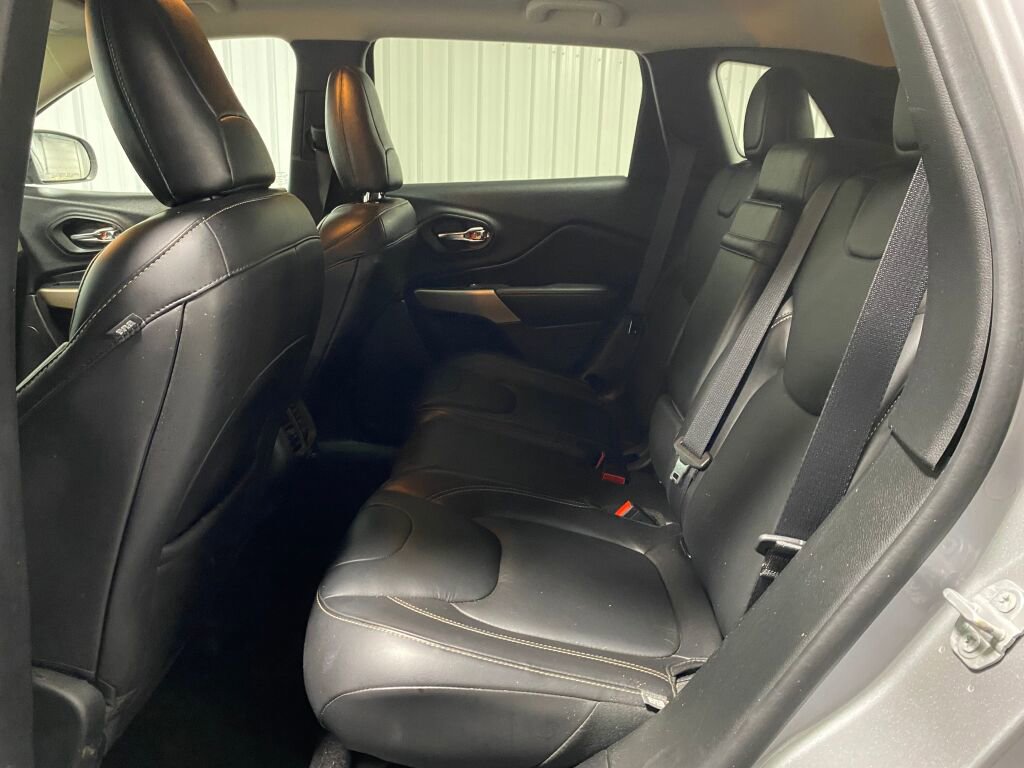 Used 2018 Jeep Cherokee Limited image 10
