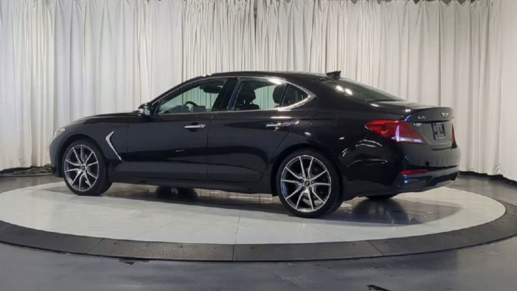 Used 2019 Genesis G70 2.0T Advanced w/ Dynamic Package image 8