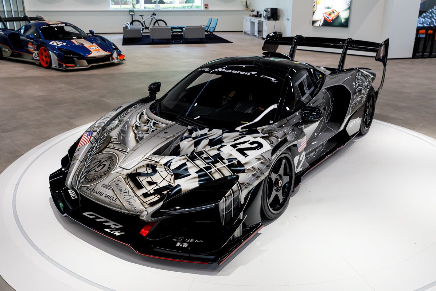 Used 2020 McLaren Senna RWD image 53