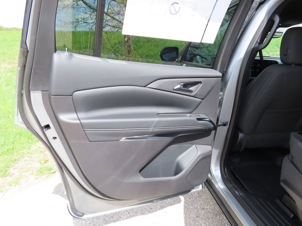 New 2026 Chevrolet Traverse LT AWD/4WD image 24