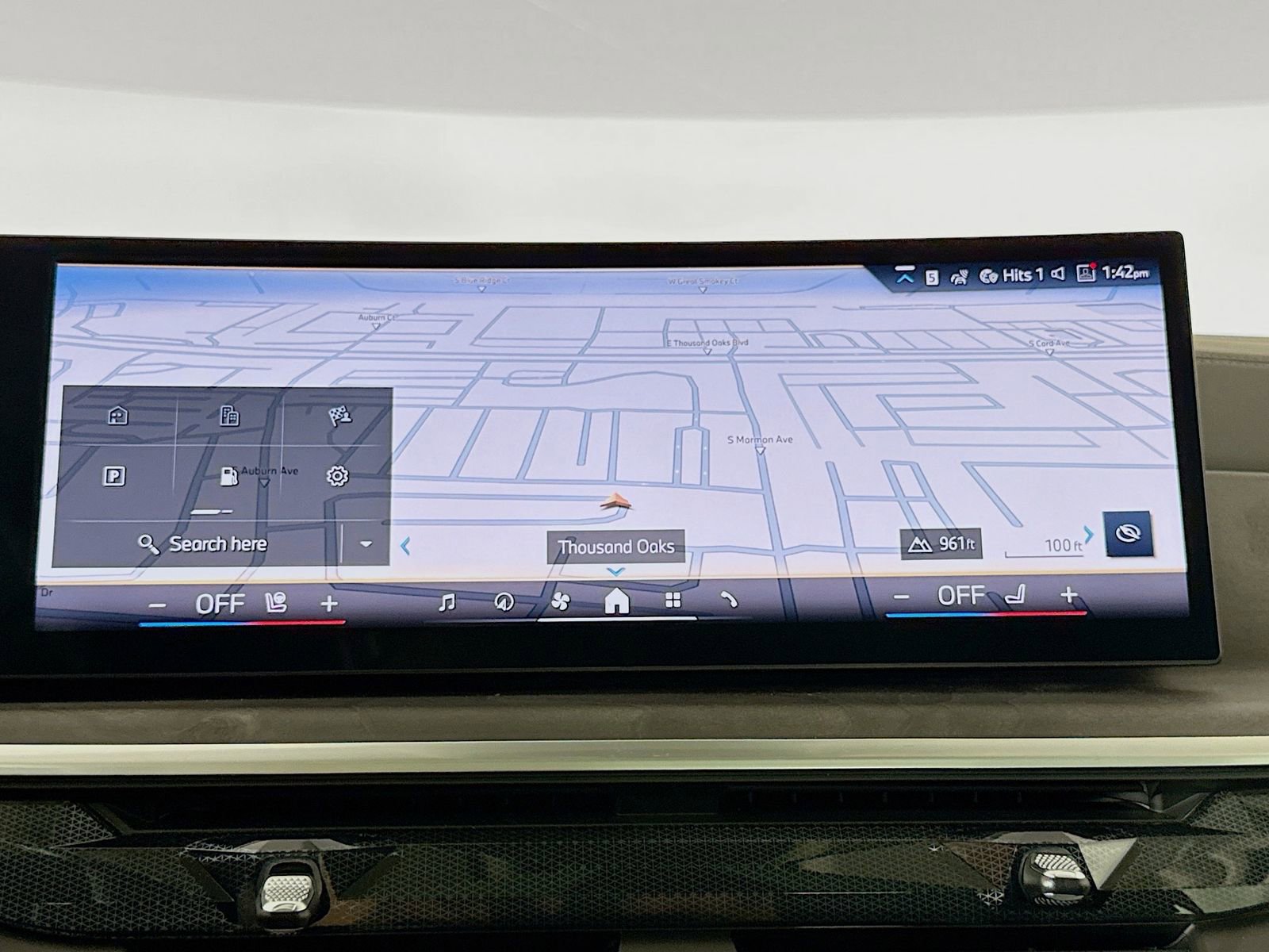 Used 2026 BMW X7 xDrive40i w/ Premium Package image 13